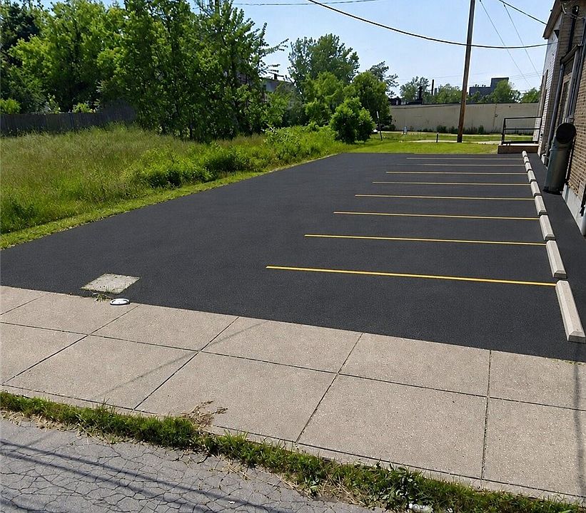 2nd image of 24 Rustic Pl Lot 5