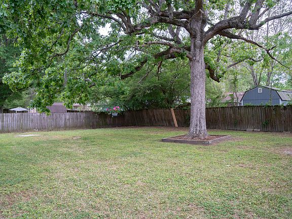 4th image of 334 Water Oak Dr