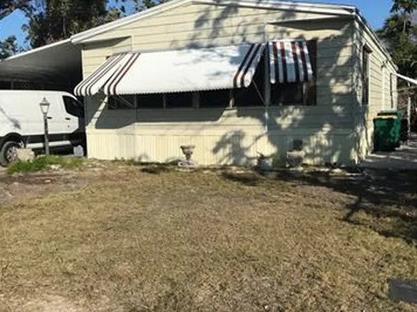 651 Palm Ave, Goodland, FL 34140