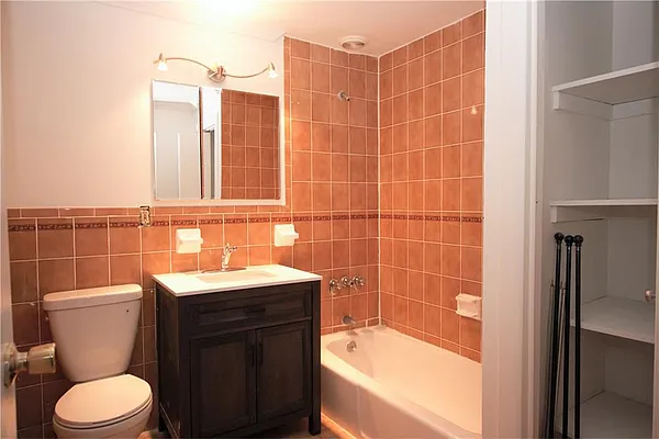 Rented by R New York | media 23