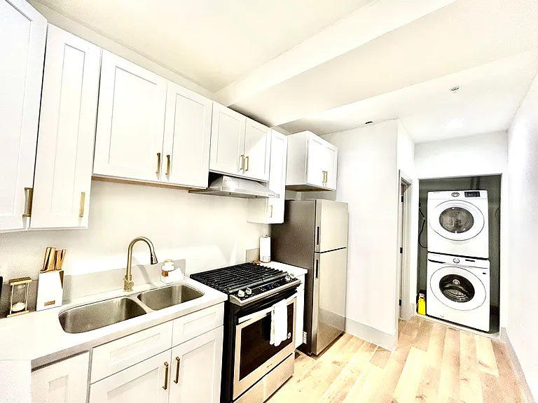 14954 Sherman Way #202 — Photo 10