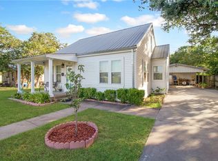 907 N Tyler St, Beeville, TX 78102