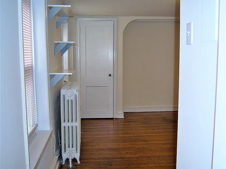 1904 Pine St #3R — Photo 7