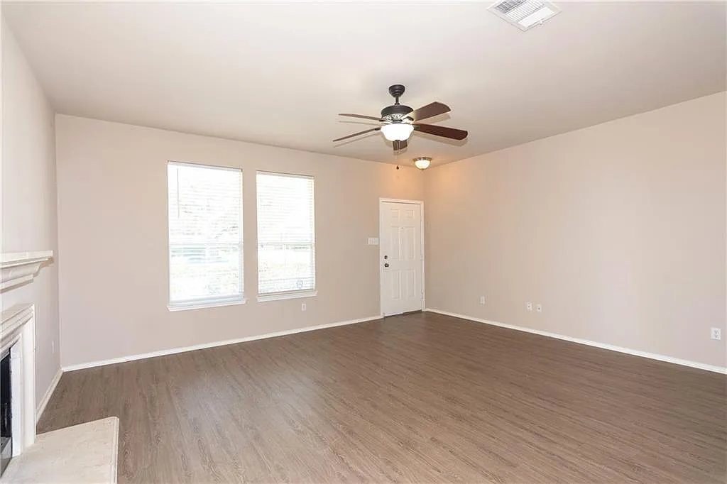 4 bed, 2.5 bath, 1857 sqft, $1,950 — Photo 4