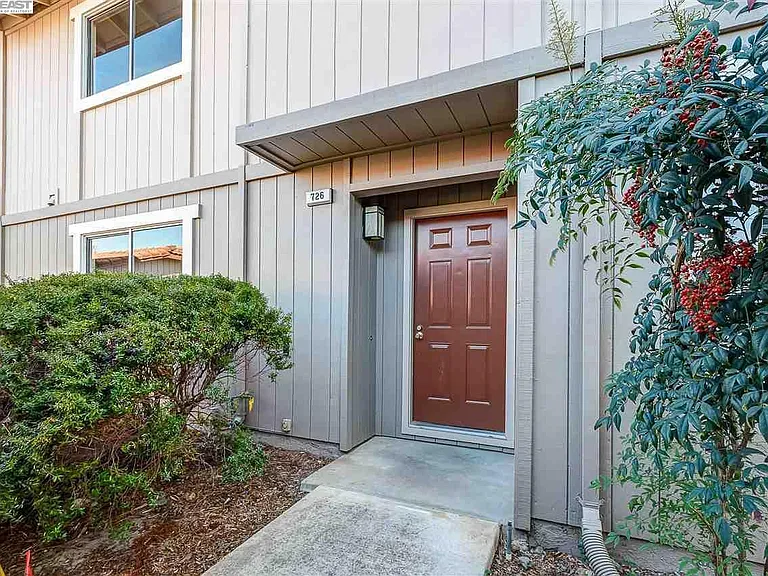 726 Saint Michael Cir — Photo 4