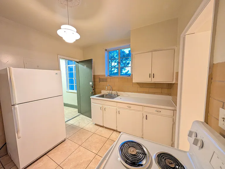 LAGARDE APARTMENTS — Photo 3