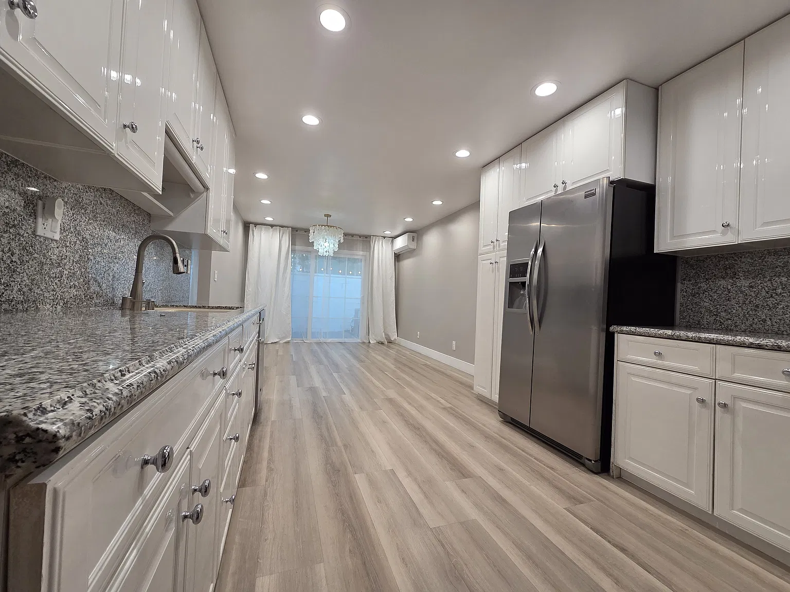 3 bed, 1637 sqft, $4,095 — Photo 4
