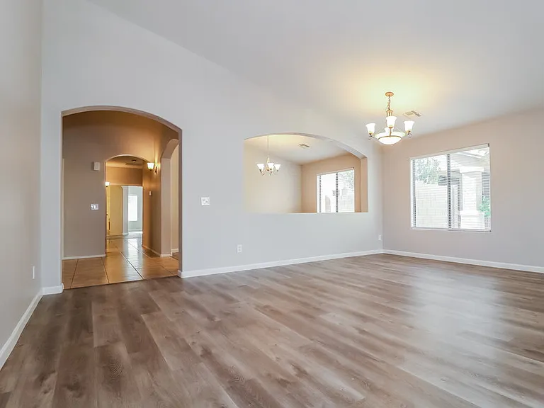 13625 W Lisbon Ln — Photo 5