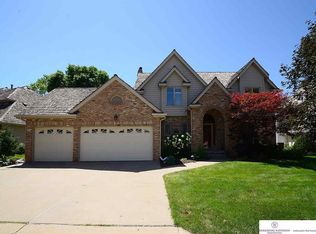 915 S 117th Ct, Omaha, NE 68154
