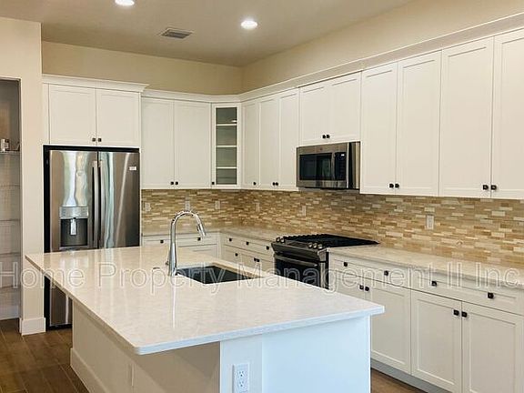 5th image of 7325 Stella Ln