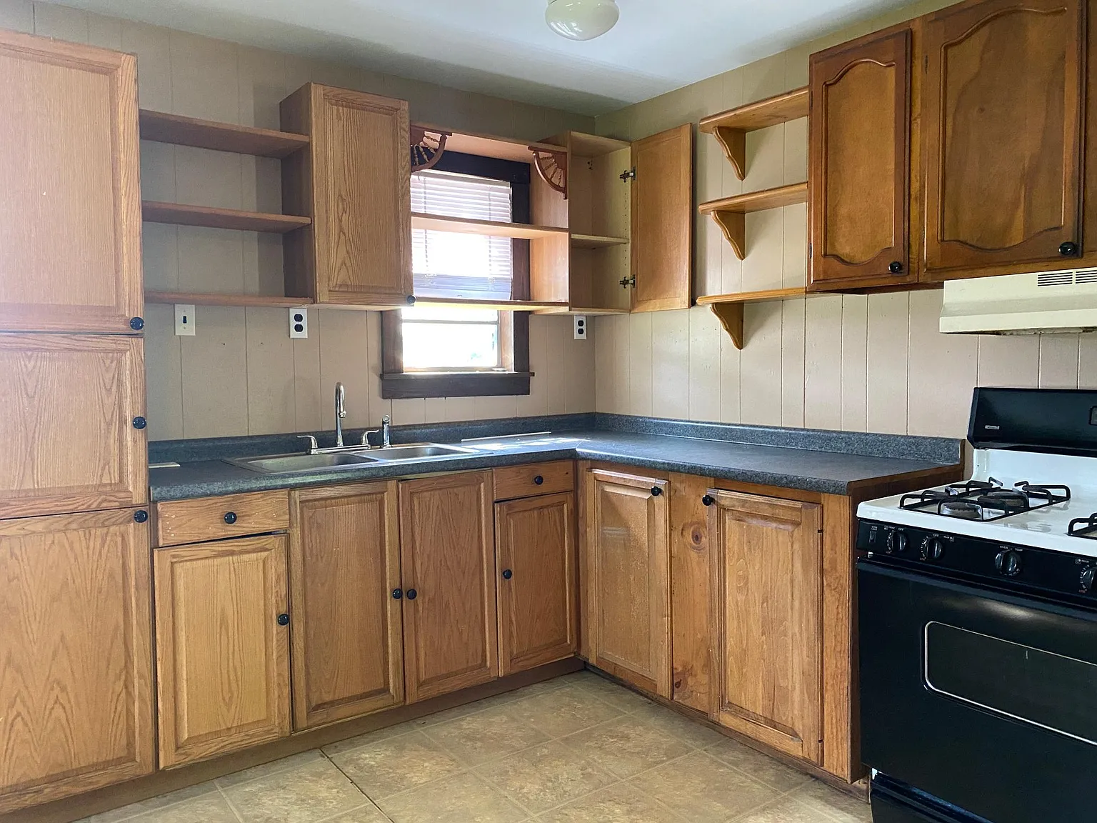 1 bed, 744 sqft, $800 — Photo 3
