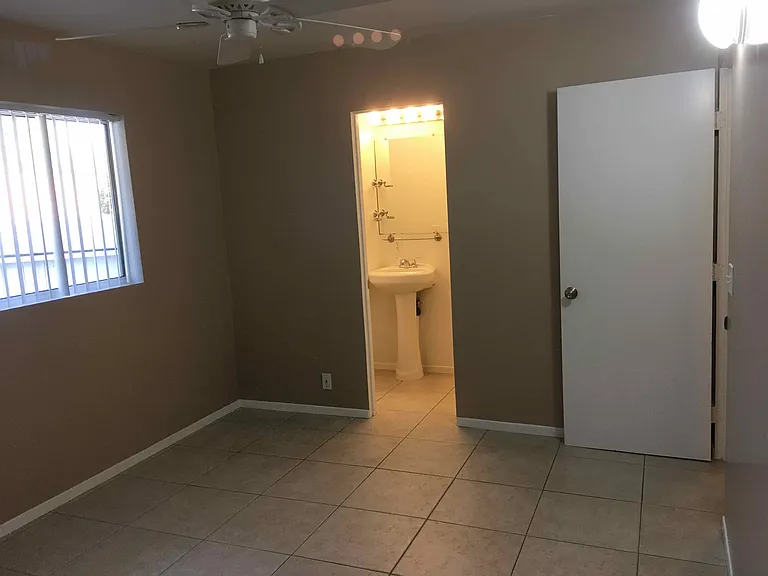 11428 Iris Ave — Photo 12