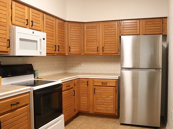 2nd image of 305 Halcott Dr APT 131