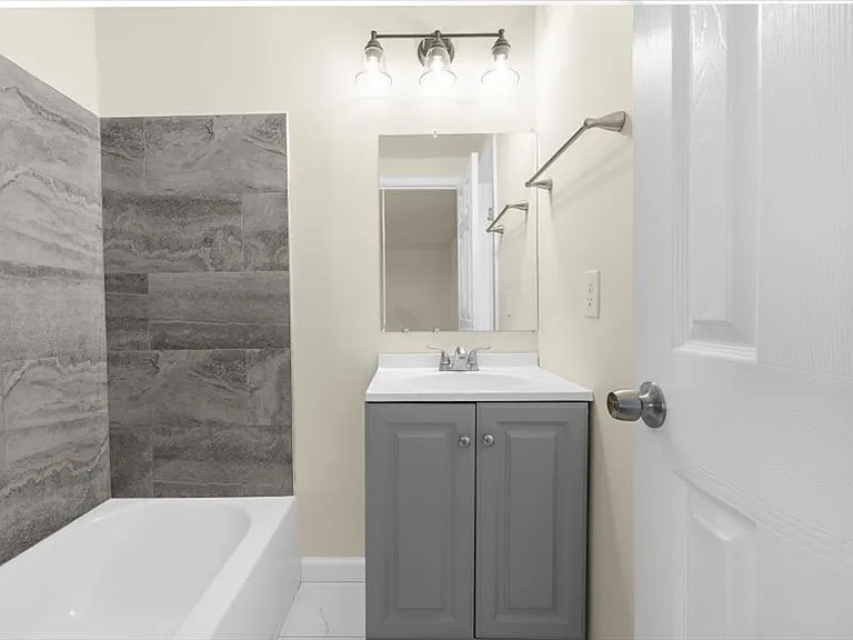 8638 Gambier Hbr — Photo 25