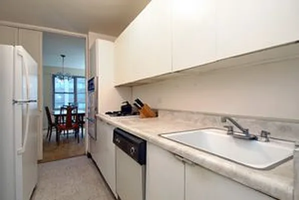 Sold by Douglas Elliman | media 15