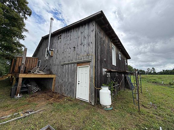 2nd image of 484 Vaughan Road
