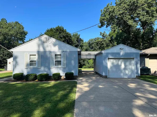 1621 31st St #A, Moline, IL 61265