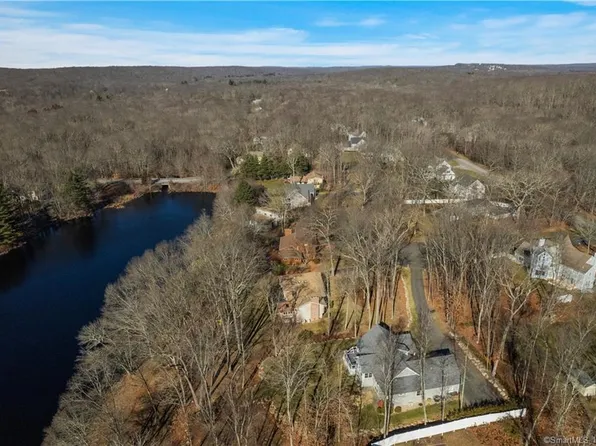 6 Wynn Circle, East Lyme, CT 06333