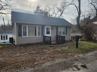 62 Farthing Ln, Belleville, IL 62223