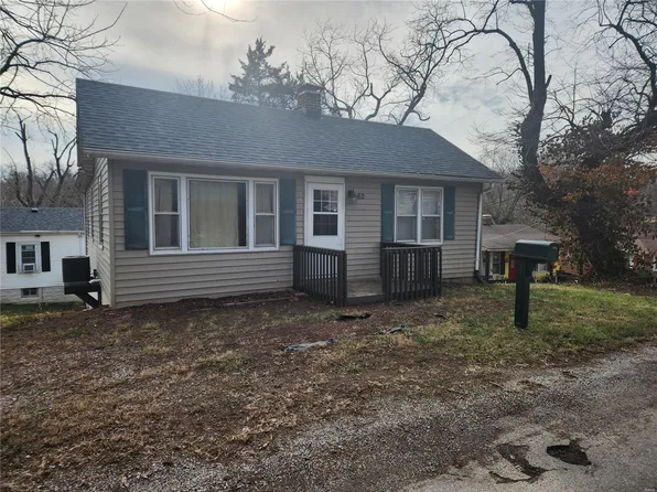 62 Farthing Ln, Belleville, IL 62223