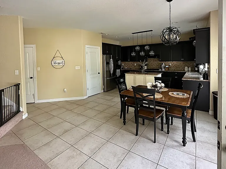 501 King Ct — Photo 4