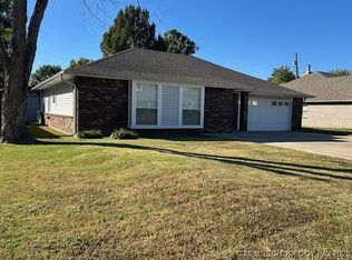 308 Roosevelt Ave, Wagoner, OK 74467