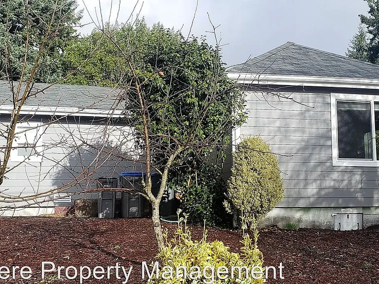 2514 NE Barnett St — Photo 18