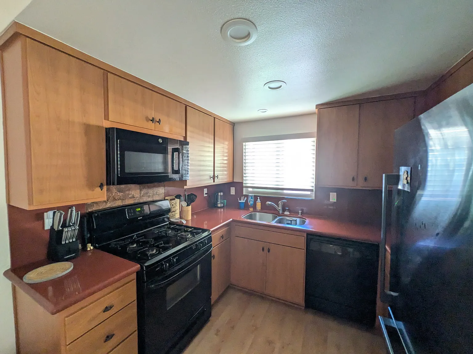 4 bed, 1307 sqft, $4,000 — Photo 4