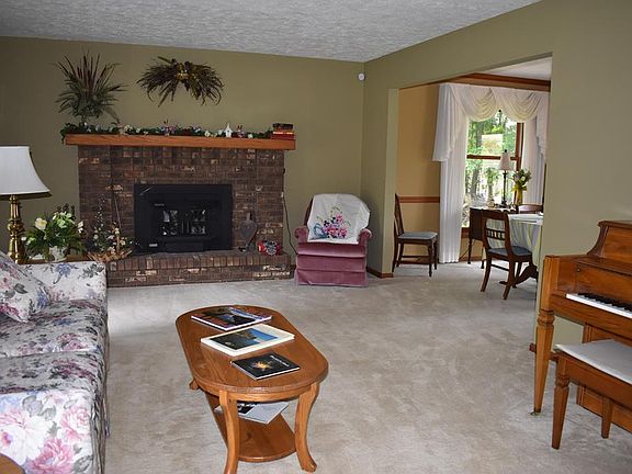 4th image of 1572 Southwood Dr