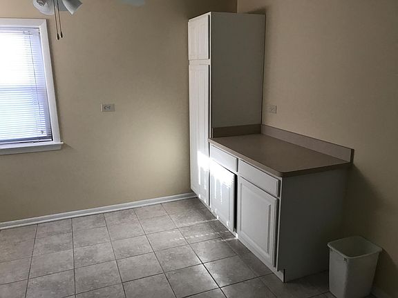 Extra storage and prep space in kitchen dining area