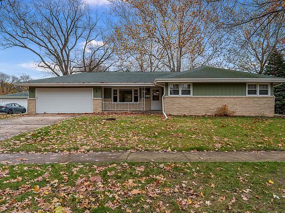 2nd image of 411 Fairview Blvd