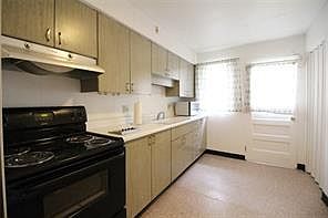 3rd image of 1104 Constitution Blvd