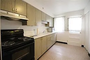 1104 Constitution Blvd — Photo 3