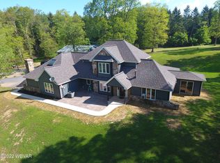 3139 Briarwood Dr, Lock Haven, PA 17745