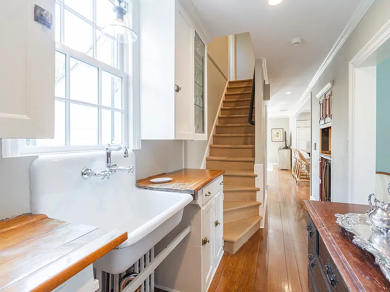 601 Harriton Rd — Photo 11