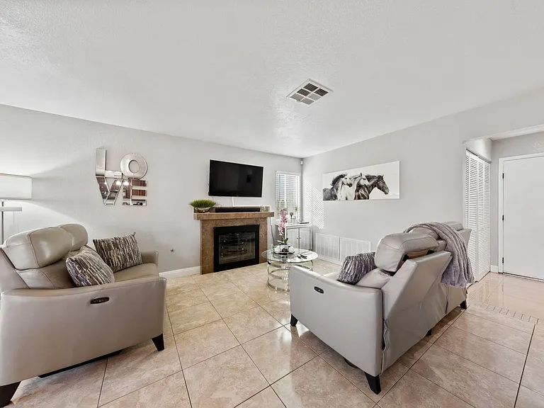 449 Rutherford Cir — Photo 13
