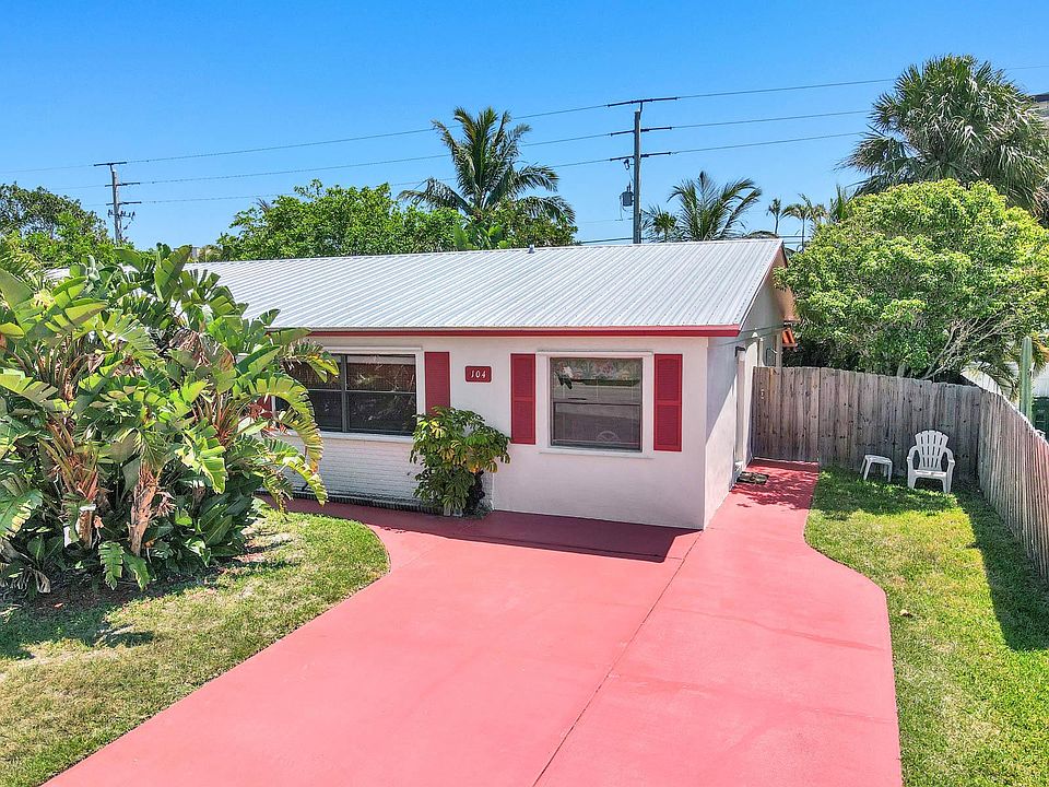 1st image of 104 N Las Olas Dr