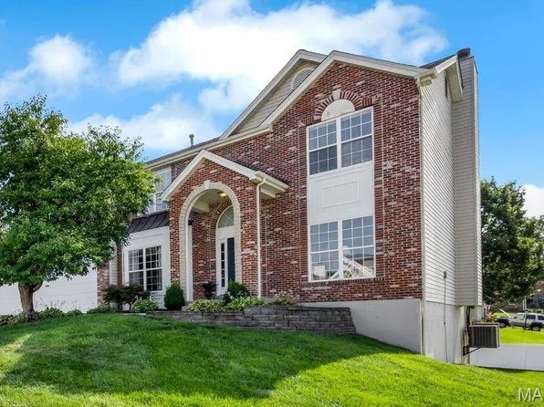 826 Summit Glen Ct, Fenton, MO 63026