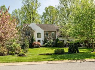1413 Hampton Dr, Downingtown, PA 19335