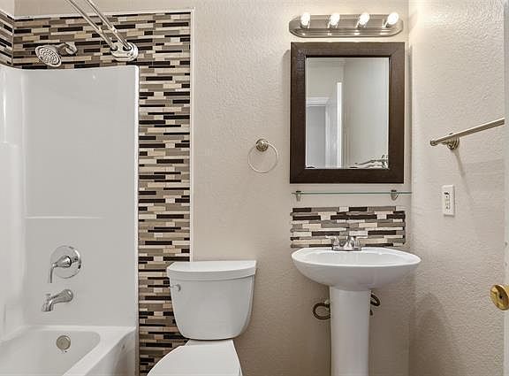 4th image of 3108 Pompi Dr