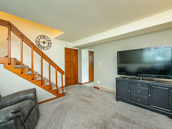 4th image of 4529 51st St