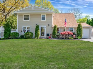 4 Cottonwood Ave, Port Jefferson Station, NY 11776