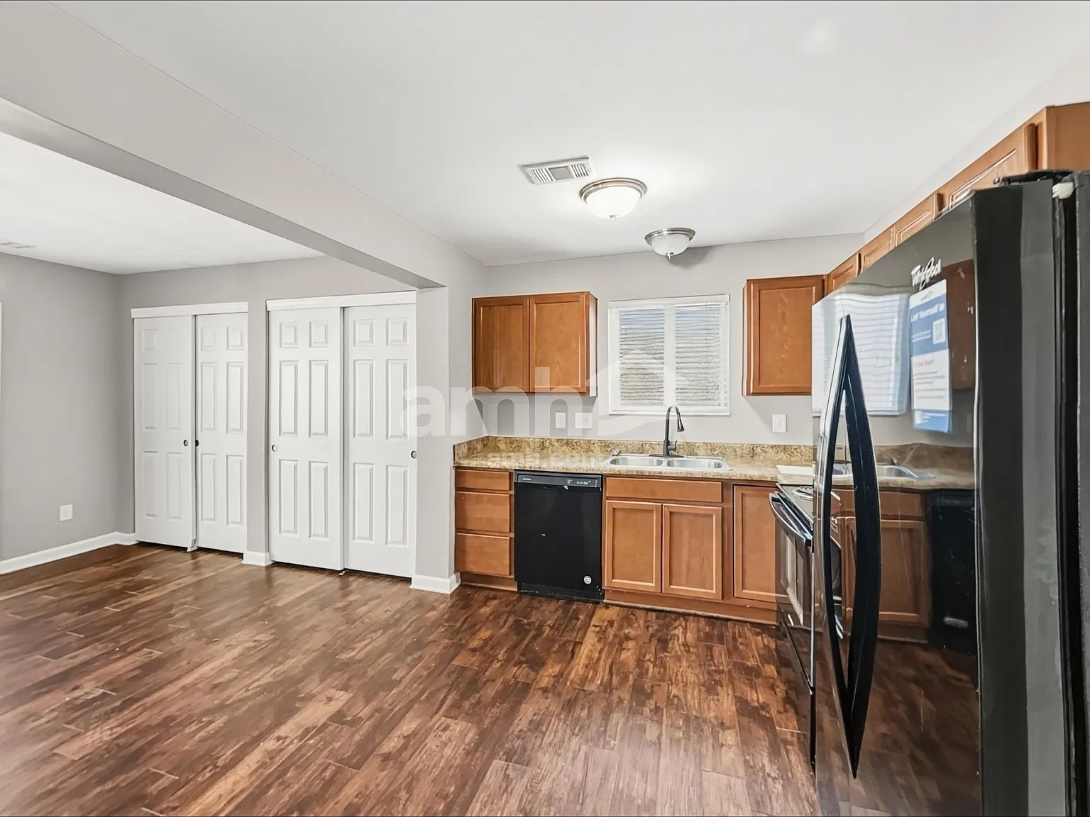4 bed, 2.5 bath, 1931 sqft, $2,195 — Photo 3