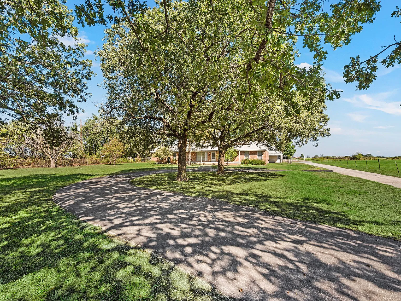 3 bed, 2630 sqft, $3,000 — Photo 4