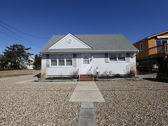 3rd image of 269 N 1st St