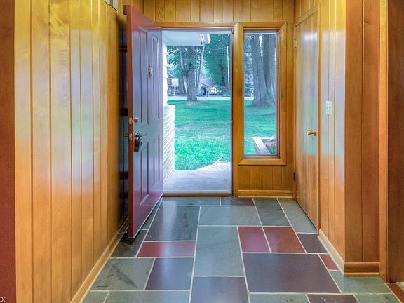 3rd image of 173 Timberlane Dr