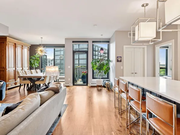 1240 S 2nd St #820, Minneapolis, MN 55415