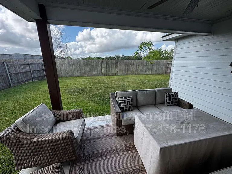 200 Tennyson Dr — Photo 27