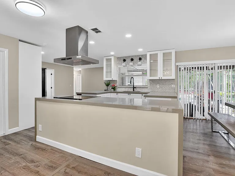 3068 NW 25th Way — Photo 3