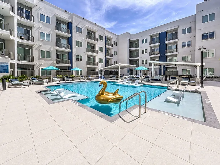 Lura Vegas Apartments — Photo 71
